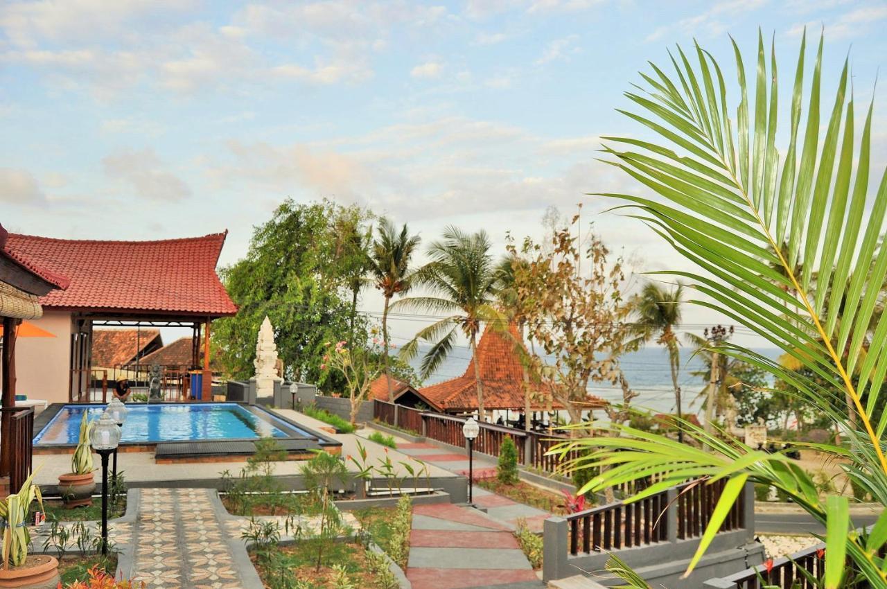 Surya Chandra Beach Bungalow Batununggul Dış mekan fotoğraf